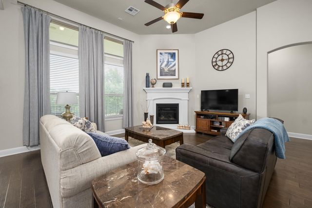 611 Founders RDG, Dripping Springs, TX 78620