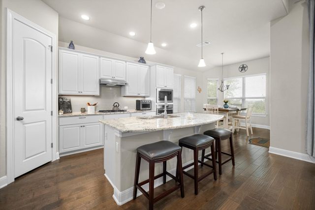 611 Founders RDG, Dripping Springs, TX 78620