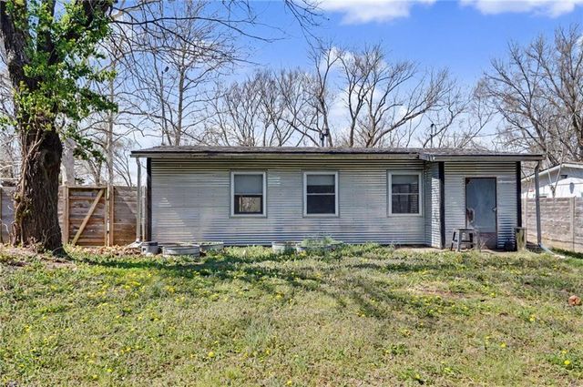 1516 Powers Street, Lawrence, KS 66044