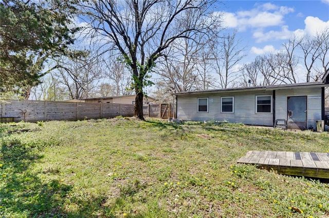 1516 Powers Street, Lawrence, KS 66044