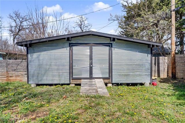 1516 Powers Street, Lawrence, KS 66044