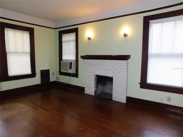 302 NW 14TH AVENUE, Gainesville, FL 32601