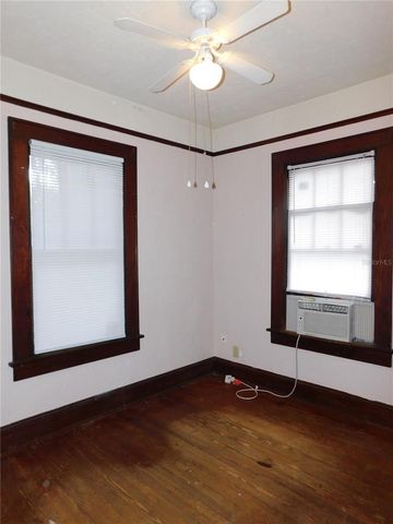 302 NW 14TH AVENUE, Gainesville, FL 32601