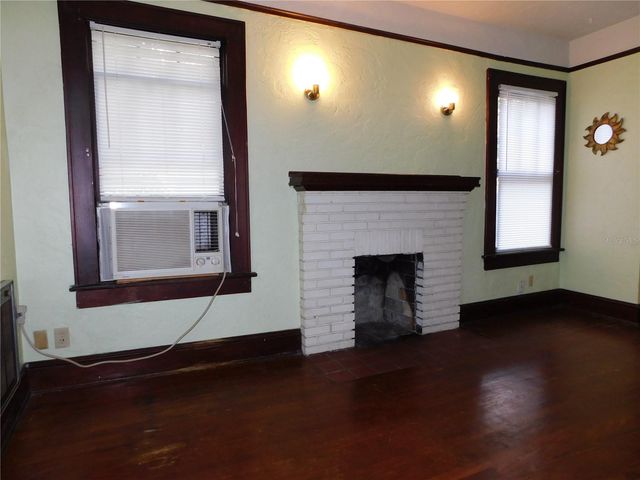 302 NW 14TH AVENUE, Gainesville, FL 32601