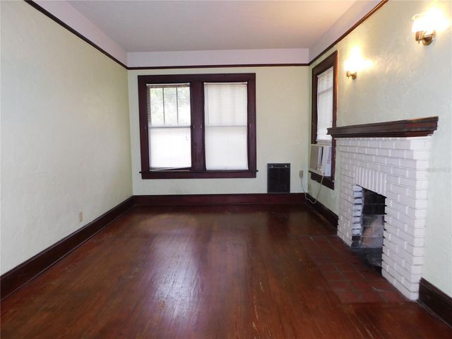 302 NW 14TH AVENUE, Gainesville, FL 32601