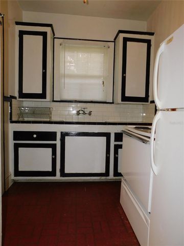 302 NW 14TH AVENUE, Gainesville, FL 32601