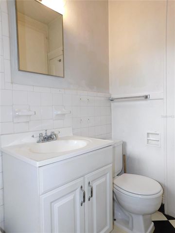 302 NW 14TH AVENUE, Gainesville, FL 32601