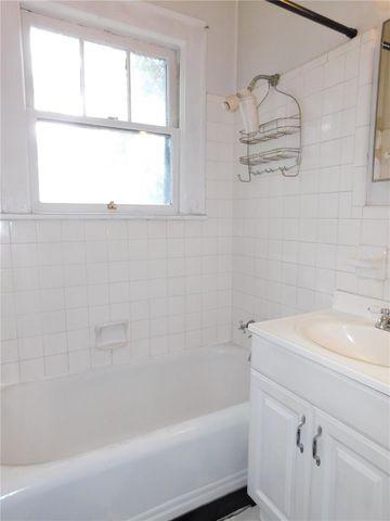 302 NW 14TH AVENUE, Gainesville, FL 32601