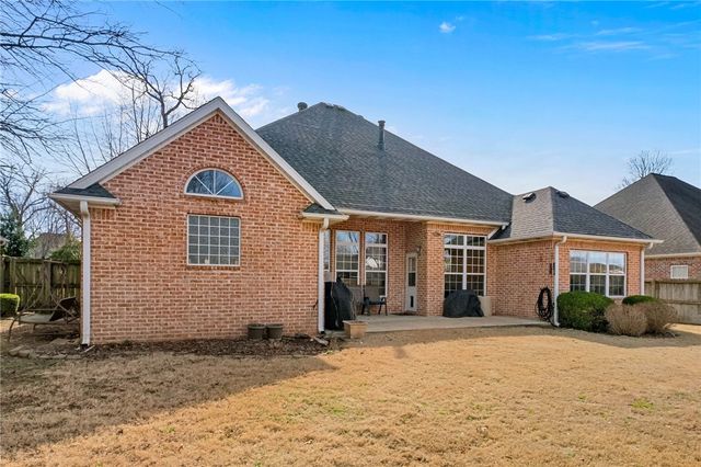 4413 Arlington Drive, Rogers, AR 72758