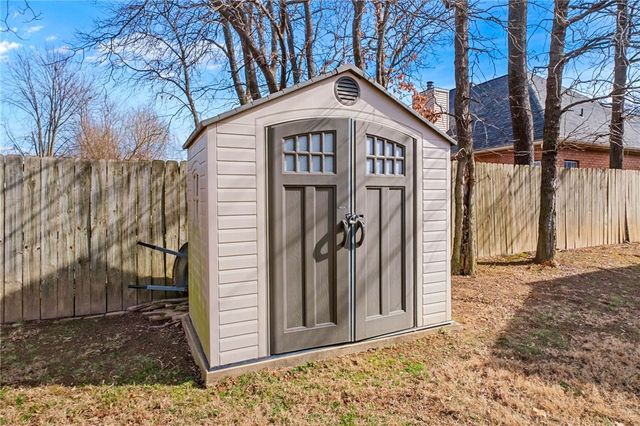 4413 Arlington Drive, Rogers, AR 72758