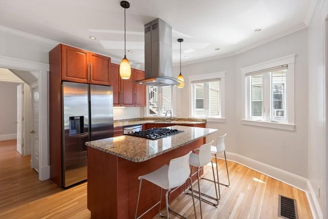 149 College Ave 1, Somerville, MA 02144