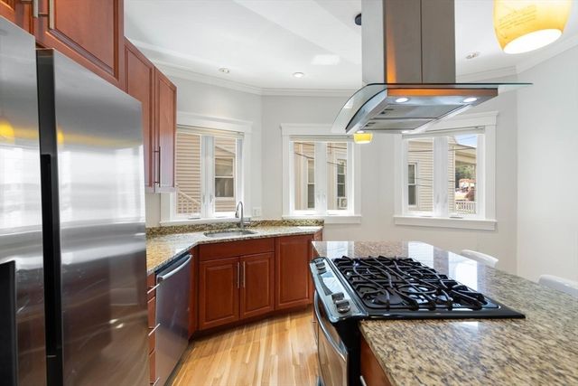 149 College Ave 1, Somerville, MA 02144