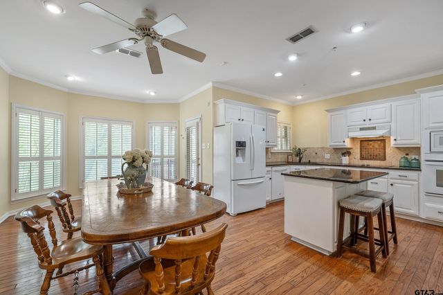 233 Lakeside Place, Mineola, TX 75773