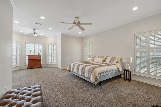 233 Lakeside Place, Mineola, TX 75773