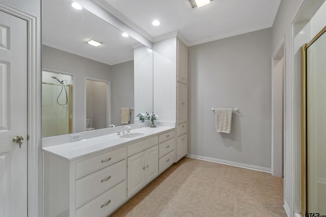 233 Lakeside Place, Mineola, TX 75773