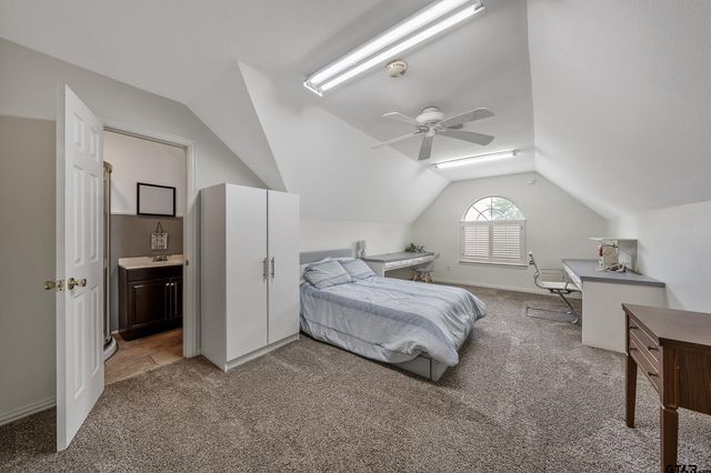 233 Lakeside Place, Mineola, TX 75773