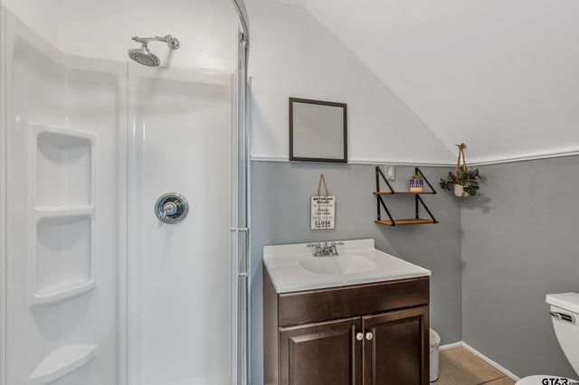 233 Lakeside Place, Mineola, TX 75773