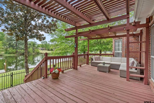 233 Lakeside Place, Mineola, TX 75773