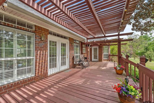 233 Lakeside Place, Mineola, TX 75773