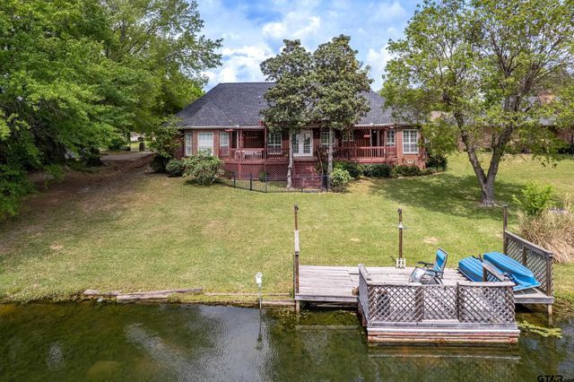 233 Lakeside Place, Mineola, TX 75773