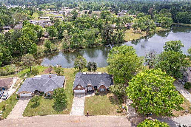 233 Lakeside Place, Mineola, TX 75773