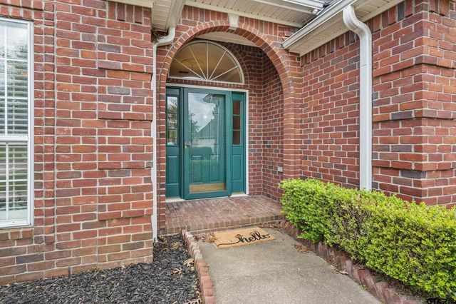 233 Lakeside Place, Mineola, TX 75773