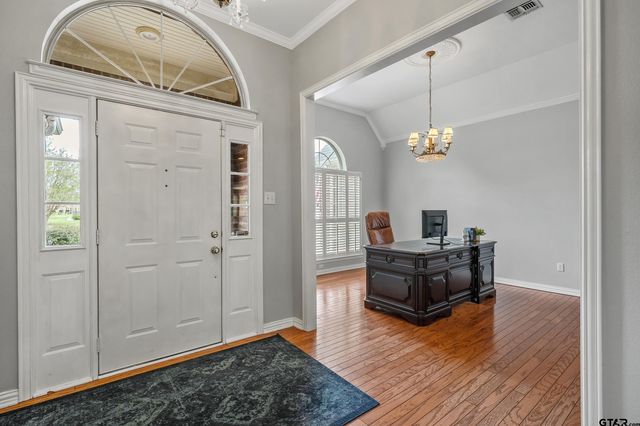 233 Lakeside Place, Mineola, TX 75773