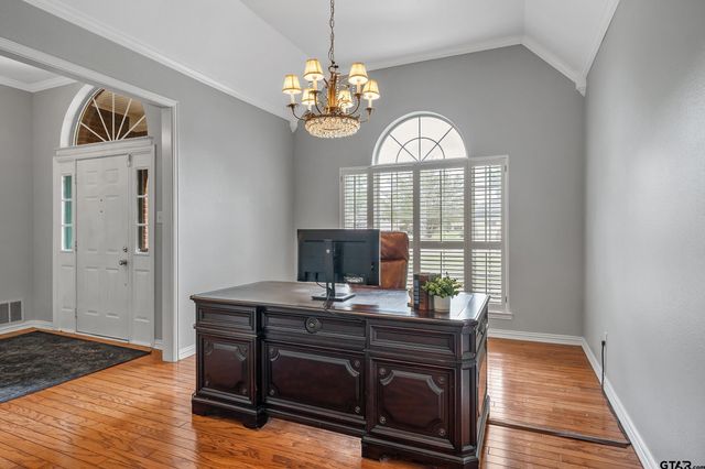 233 Lakeside Place, Mineola, TX 75773