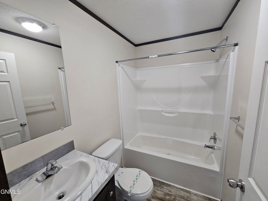 709 28th Street W, Williston, ND 58801 photo 14