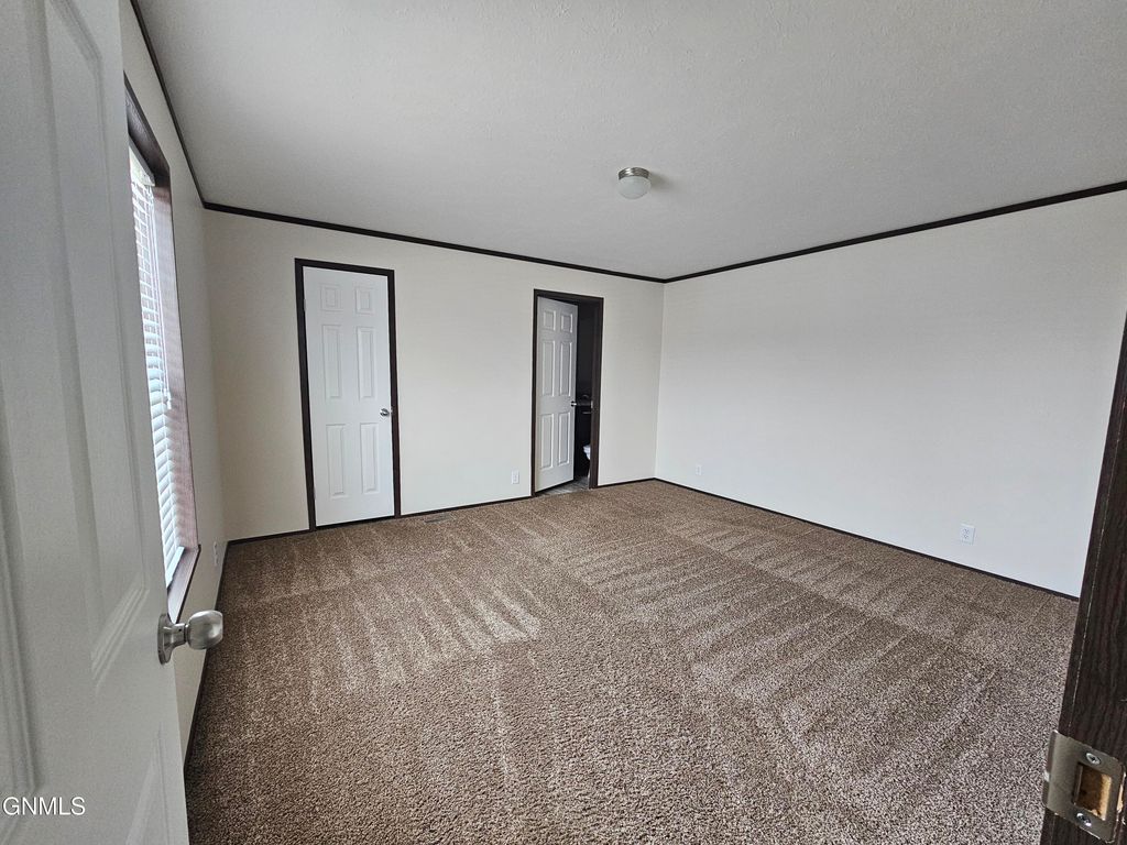 709 28th Street W, Williston, ND 58801 photo 18