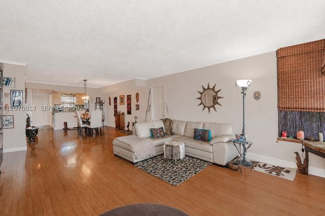 3051 NE 48th St 406, Fort Lauderdale, FL 33308