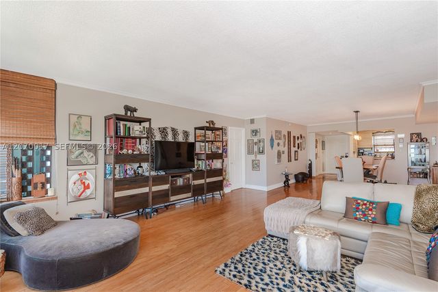 3051 NE 48th St 406, Fort Lauderdale, FL 33308