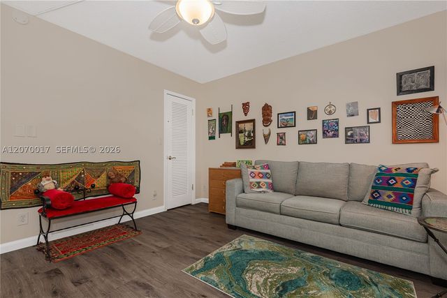 3051 NE 48th St 406, Fort Lauderdale, FL 33308