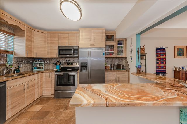3051 NE 48th St 406, Fort Lauderdale, FL 33308