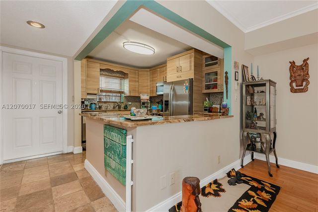 3051 NE 48th St 406, Fort Lauderdale, FL 33308