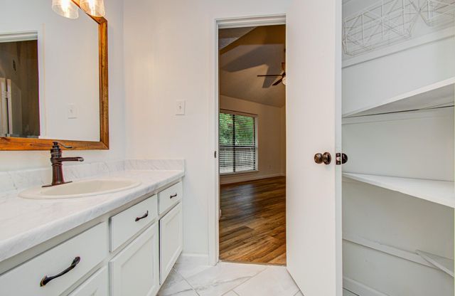 19 Tremont Woods Court, The Woodlands, TX 77381