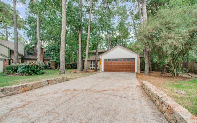 19 Tremont Woods Court, The Woodlands, TX 77381