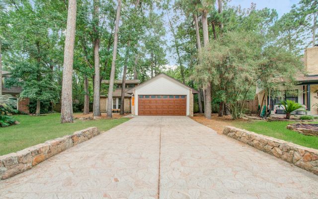 19 Tremont Woods Court, The Woodlands, TX 77381