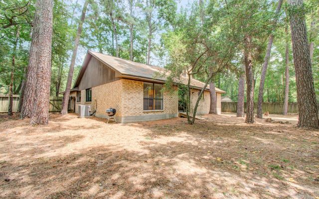 19 Tremont Woods Court, The Woodlands, TX 77381