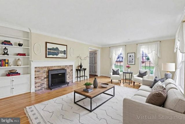 445 SAINT JOHNS DR, Camp Hill, PA 17011