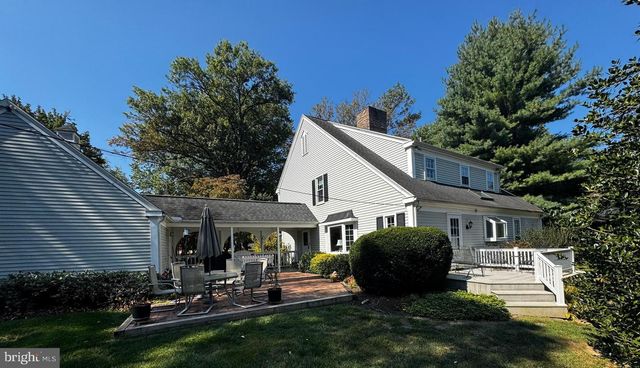 445 SAINT JOHNS DR, Camp Hill, PA 17011