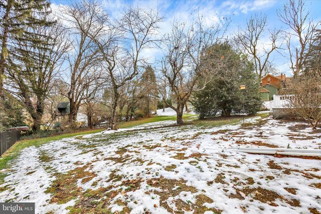 445 SAINT JOHNS DR, Camp Hill, PA 17011