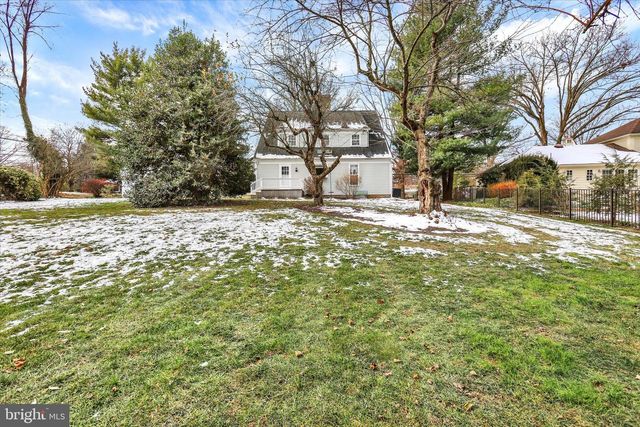 445 SAINT JOHNS DR, Camp Hill, PA 17011