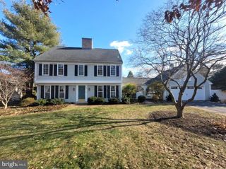 445 SAINT JOHNS DR, Camp Hill, PA 17011