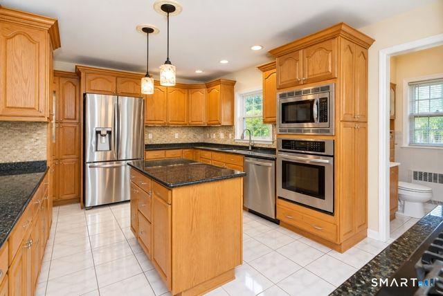 1680 Main Street, Stratford, CT 06615