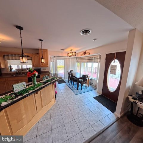 4 LINDEN CT, Ashland, PA 17921