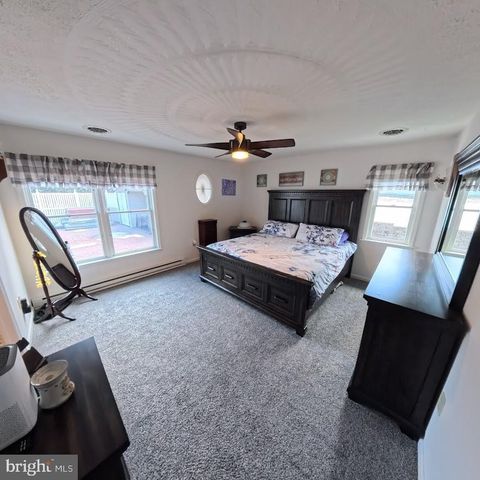 4 LINDEN CT, Ashland, PA 17921