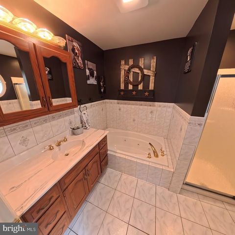 4 LINDEN CT, Ashland, PA 17921