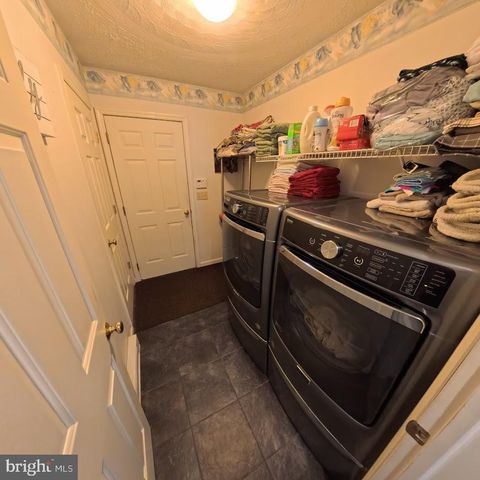 4 LINDEN CT, Ashland, PA 17921