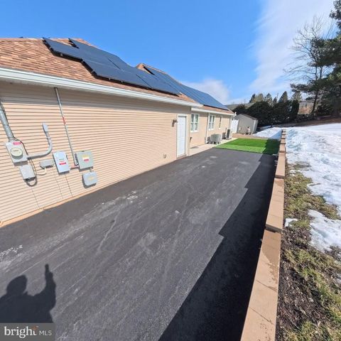 4 LINDEN CT, Ashland, PA 17921